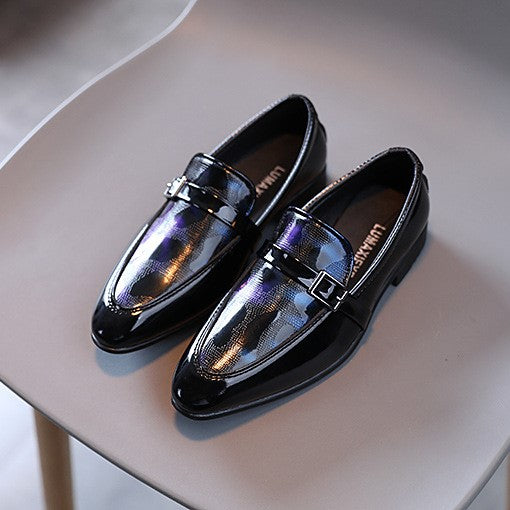 Black patent slip-on shoes with blue reflective